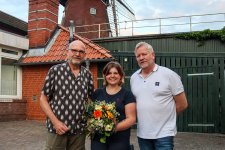 Jennifer Hoffmann wird von Dirk Eisermann (l.) und Karsten Legeler als jüngstes Mitglied in der WVL begrüßt