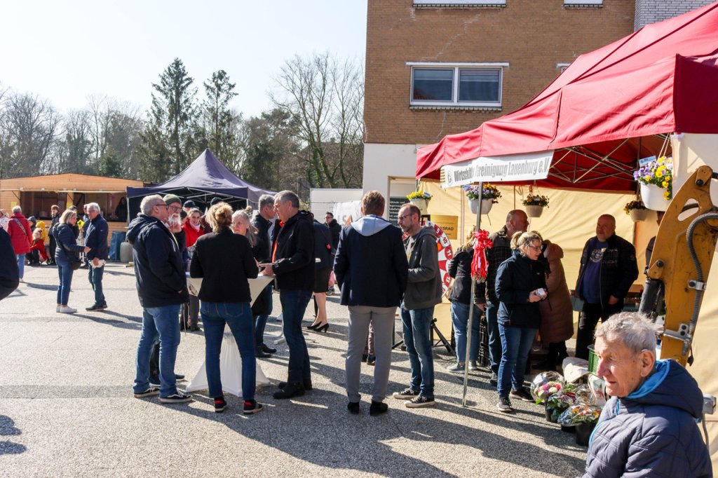 Stand der WVL mit Glücksrad und Tombola (Foto: Holger Meyer)