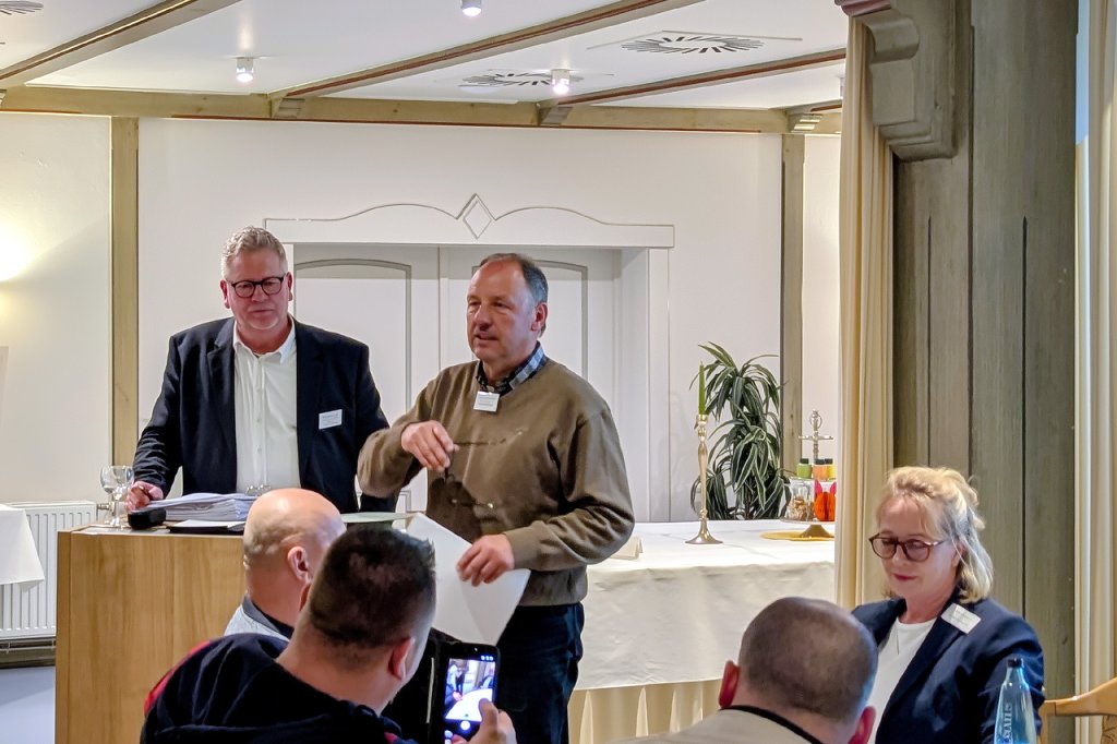 Manfred Kommritz von Stock Rohrgroßhandel stellt die Ergebnisse aus der Kassenprüfung vor (Foto: Holger Meyer)