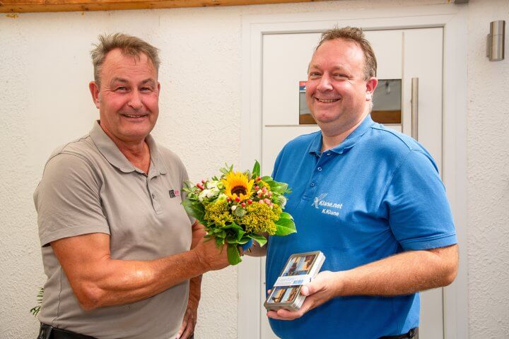 WVL-Vorstandsmitglied Michael Browarczyk (l) begrüßt das Neumitglied Kai Klune der Fa. ‚Klune.net EDV Alarmsysteme‘ © Dirk Eisermann