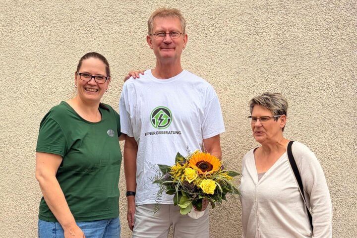 Begrüßung von Fa. Einfeld durch die Vorstandsmitglieder Beate Welzel (l.) und Klaudia von Malottke