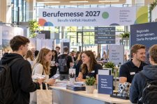 Berufemesse in Lauenburg 2027 (Symbolbild, ki-generiert)
